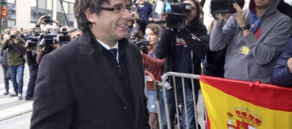 Carles Puigdemont sa opäť stane prezidentom Katalánska, dohodli sa na tom separatistické strany