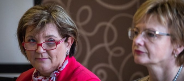 Aktualizované: Hrindová odišla z ministerstva pre málo kompetencií, komora sestier poslala Druckerovi výzvu