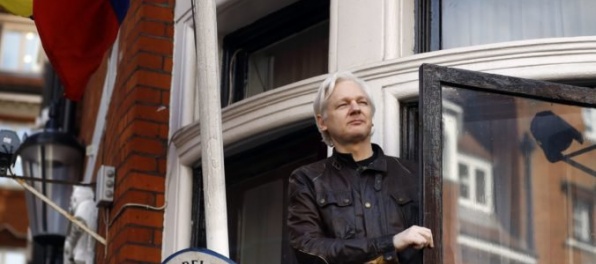 Zakladateľ WikiLeaks Julian Assange dostal ekvádorské občianstvo, nezískal však status diplomata