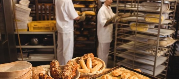 Vyššie príplatky za nočnú prácu podľa INESS skomplikujú zamestnávateľom nielen biznis plán