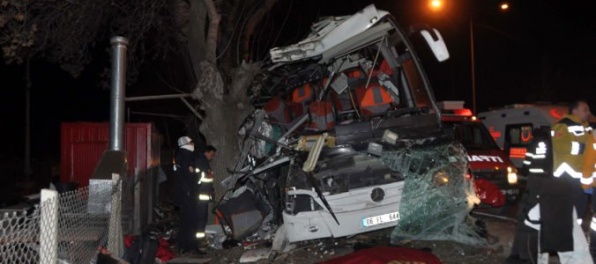 Foto: Havária autobusu s lyžiarmi si vyžiadala 11 obetí, smeroval do strediska na hore Urudag