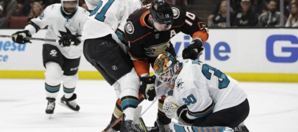 Video: Nováčik z Vegas na čele tabuľky, Daňo si pripísal 3 strely a 1 hit, Gáborík aj vylúčenie