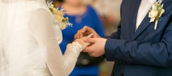 Desaťeurový poplatok za cirkevný sobáš sa zruší, avizuje minister Kaliňák