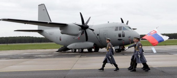 OĽaNO chce mimoriadny výbor o nákupe lietadiel Spartan, zvažujú aj schôdzu parlamentu