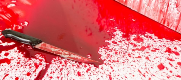 V jednom z domov v obci Svinia našli 46-ročného dobodaného muža