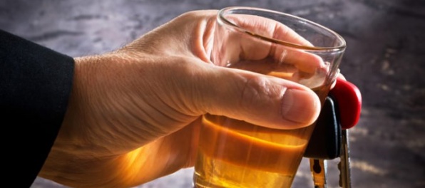 Auto aj s opitým Ladislavom sa niekoľkokrát prevrátilo, polícia vodiča už obvinila