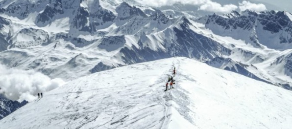 Nepriaznivé počasie komplikuje záchranu horolezcov na hore Nanga Parbat