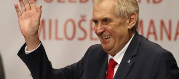 Prezident Zeman chce byť menej arogantný a sebavedomý, zato viac pokorný