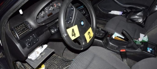 Foto: Polícia naháňala BMW, vodiča zastavili až opakované výstrely