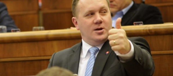 Poslanec by si mal vykonávať prácu zodpovedne, OĽaNO chce zaviesť nezlučiteľnosť funkcií