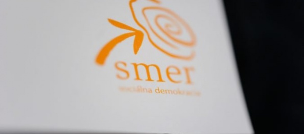 Opozícia viní SMK z paktu so Smerom-SD v Nitre, Farkas to popiera