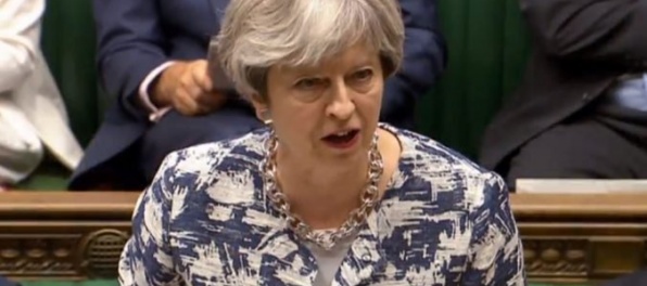 Občania EÚ podľa Mayovej nedostanú po brexite rovnaké práva na pobyt, Brusel sa bráni