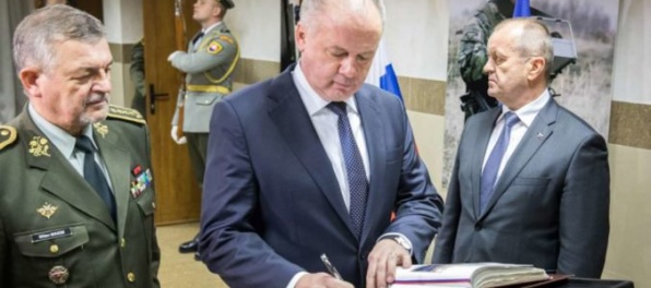 Ozbrojeným silám ľudia dôverujú, Kiska pri nákupoch vojenskej techniky odporúča transparentnosť