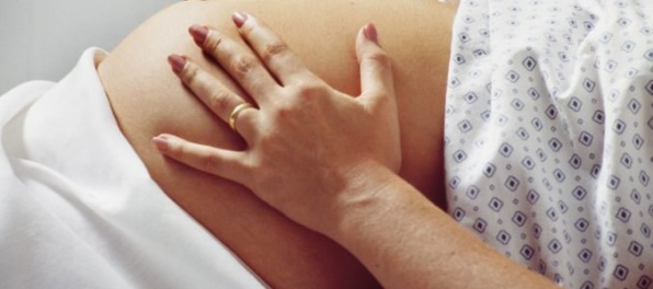 Budúce mamičky by nemali na urgente platiť, ministerstvo zdravotníctva prehodnotilo poplatky