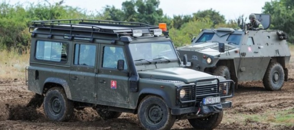 Cez Slovensko sa bude presúvať vojenská technika s poľskými vojakmi