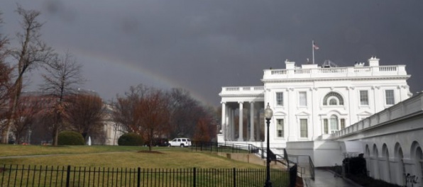 Biely dom to s vojenskou prehliadkou myslí vážne, Pentagon zvažuje odpoveď