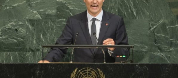 Kanadský premiér sa sám označuje za feministu, s feminizmom to preháňa