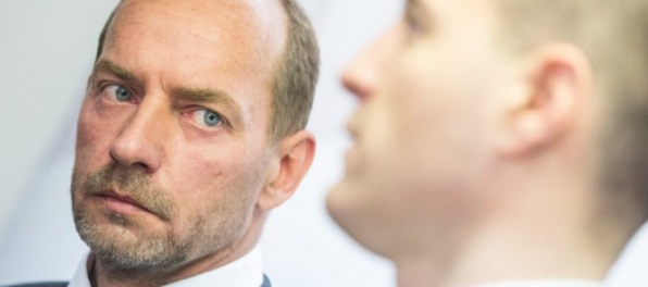 Minister Drucker by mal s dotáciou pre Všeobecnú zdravotnú poisťovňu počkať, myslí si analytik