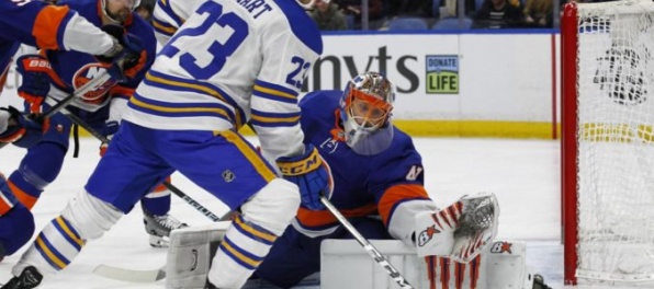 Video: Pánikova Arizona na ľade „divochov“ otočila zápas z 0:3, Halák dostal štyri góly