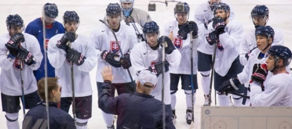 Haščák a Konrád v Pjongčangu po chorobe trénovali so slovenskou hokejovou reprezentáciou