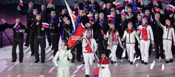 Slovenskí hokejisti si naplno užili otvárací ceremoniál ZOH 2018, v autobuse mali zaujímavú spoločnosť