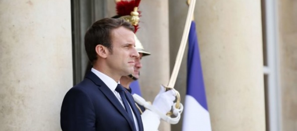 Macron uvažuje o útoku v Sýrii, ak sa potvrdí použitie chemických zbraní proti civilistom
