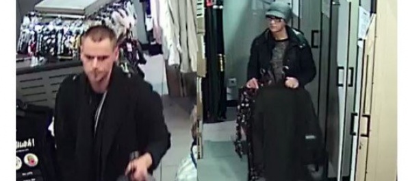 Foto: Z obchodu v Bratislave zmizli lyžiarske bundy, polícia hľadá osoby z kamerových záznamov