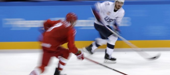 Hokejisti Ruska si hladkým triumfom nad USA zaistili priamy postup do olympijského štvrťfinále