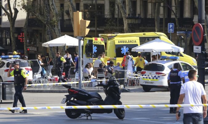 Vo Francúzsku zadržali troch ľudí v súvislosti s teroristickými útokmi v Barcelone