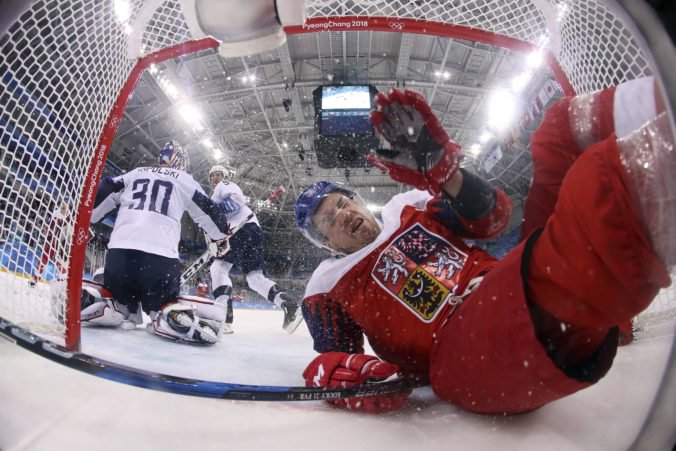 Českí hokejisti po nájazdoch zdolali Američanov, postúpili do semifinále ZOH 2018 v Pjongčangu