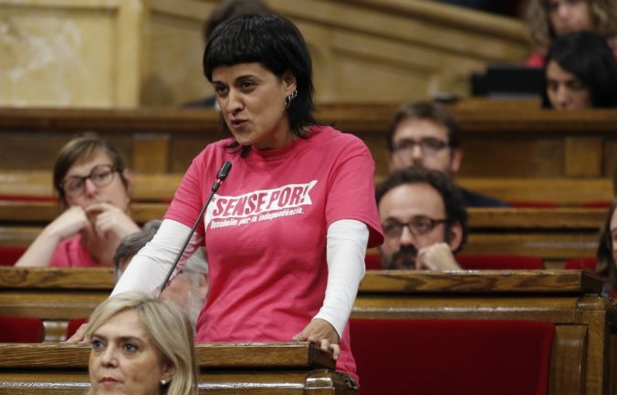 Španielsky súd vydal zatykač na poprednú katalánsku političku, nedostavila sa na pojednávanie