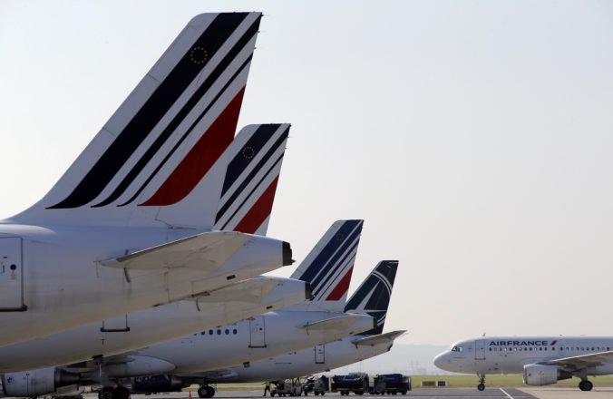 Spoločnosť Air France pre štrajk zrušila polovicu štvrtkových letov