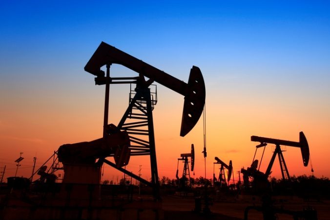 Ľahká americká ropa posilnila o 1,8 percenta, prilepšila si aj ropa Brent