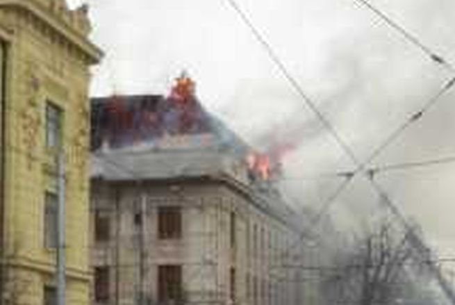 Foto: Horí strecha košického daňového úradu