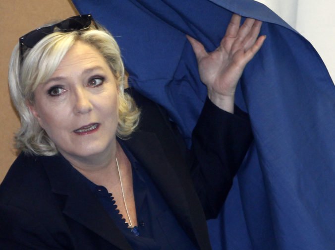 Le Penová čelí predbežnému obvineniu za zverejnené fotografie obetí Islamského štátu