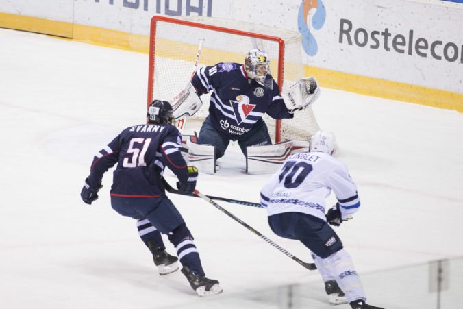 HC Slovan Bratislava sa so sezónou KHL rozlúčil víťazstvom, zápas okorenila bitka v stredovom kruhu