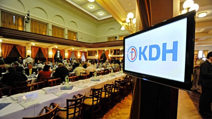 Fico a Kaliňák už podľa KDH nemôžu byť súčasťou slovenskej politiky