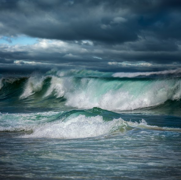 Evakuujú pobrežie Portorika, vlny dosahujú deväť metrov