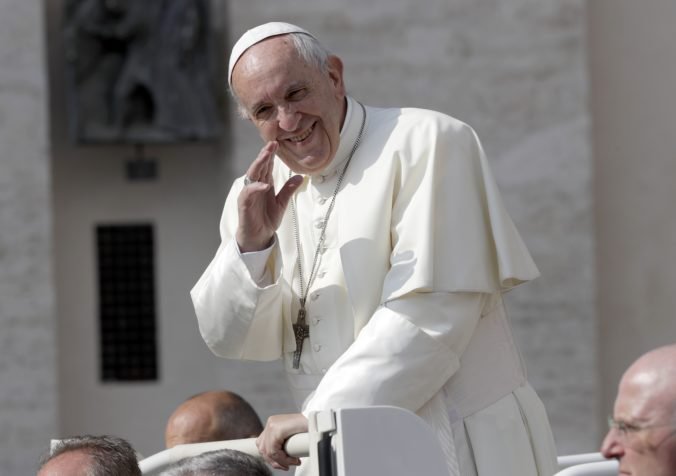 Zavraždený salvádorský arcibiskup sa stane svätým, pápež František ohlásil svätorečenie