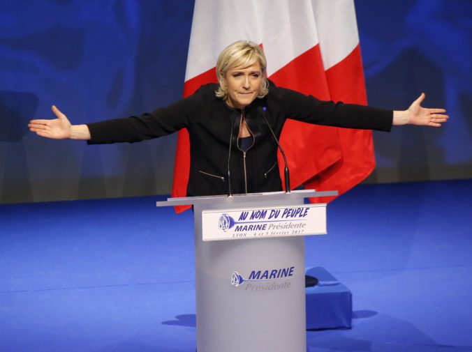 Marine Le Penová navrhne zmenu názvu strany Národný front, jej otec to považuje za zradu