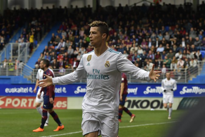 Video: Triumf Realu Madrid vďaka Ronaldovi, FC Barcelona si bez problémov poradila s Málagou