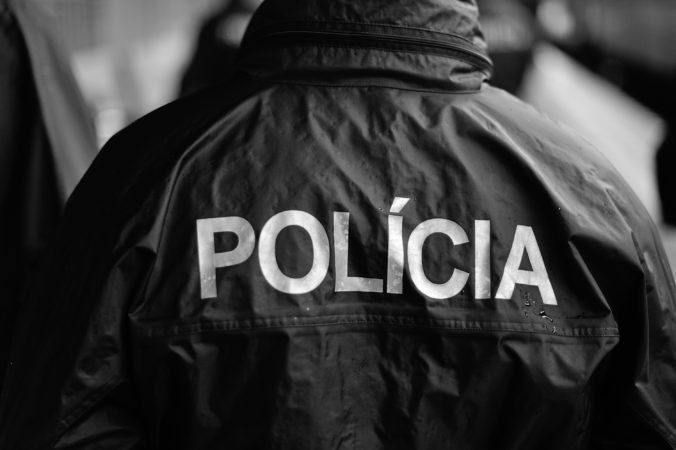 Falošní policajti ulúpili vyše 54-tisíc eur, obvinení muži mali kriminálnu minulosť