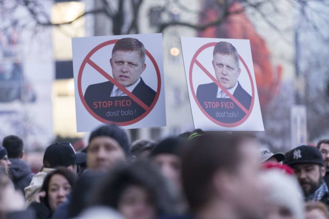 Organizátori zhromaždení Za slušné Slovensko požadujú demisiu vlády, odchod Kaliňáka im nestačí