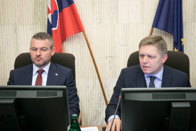 Pellegrini by mal nahradiť Fica na poste premiéra, novými ministrami majú byť aj Tomáš a Saková