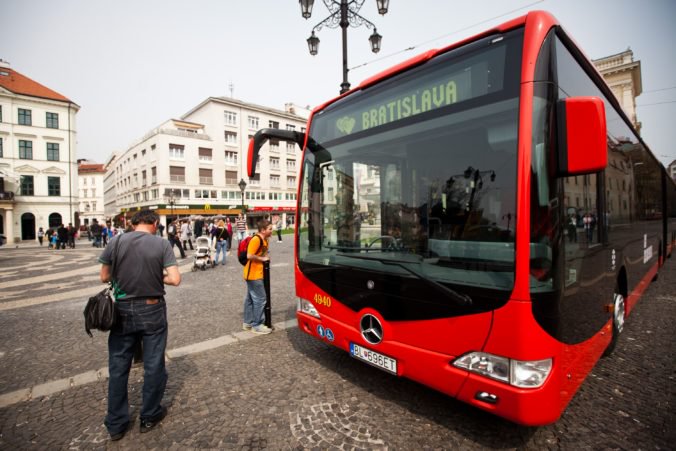 V Bratislave bude v piatok obmedzená premávka MHD pre pochod „Za slušné Slovensko“