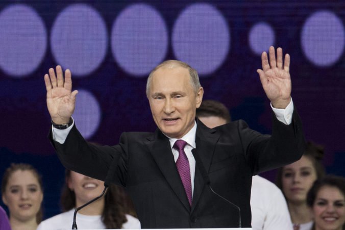 V prezidentských voľbách v Rusku sa očakáva jasné víťazstvo Putina, s druhým kolom sa nepočíta