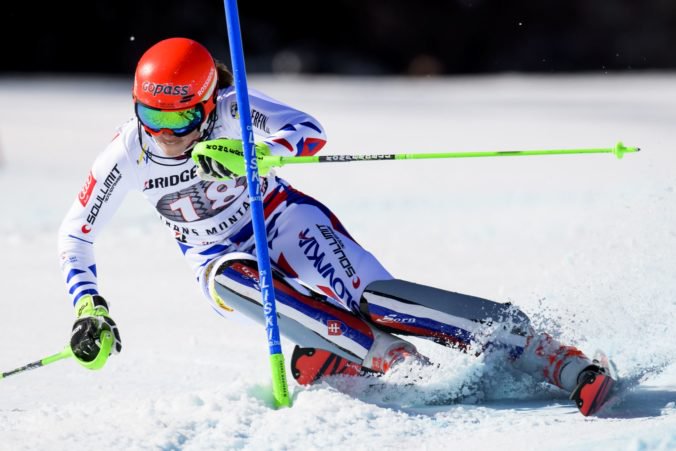 Vlhová je po prvom kole slalomu v Aare na tretej pozícii, na čele je Shiffrinová