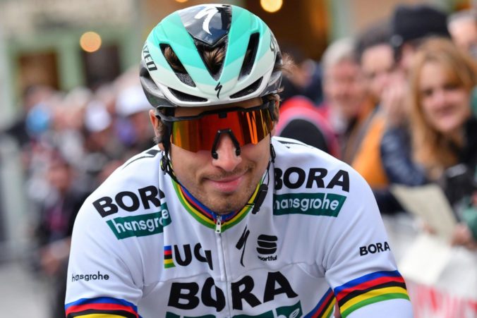 Video: „Žralok“ Nibali vyhral klasiku Miláno – San Remo, Sagan špurtoval v skupine za víťazom
