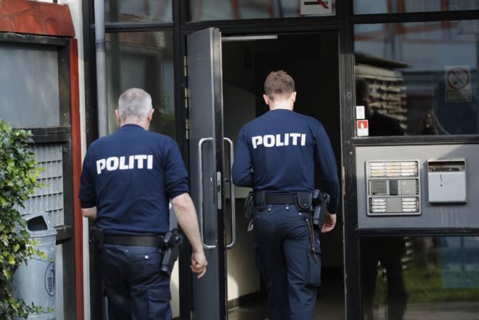 Na turecké veľvyslanectvo v Kodani hodili fľaše s Molotovovým kokteilom, polícia hľadá útočníkov