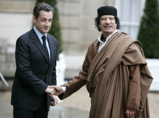 Polícia zadržala exprezidenta Sarkozyho, mal získať milióny eur od al-Kaddáfího